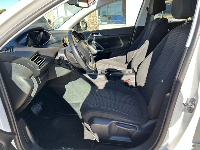 PEUGEOT 308 STYLE 1.2 E-THP AUTO SPANISH LHD IN SPAIN 78000 MILES SUPERB 2017